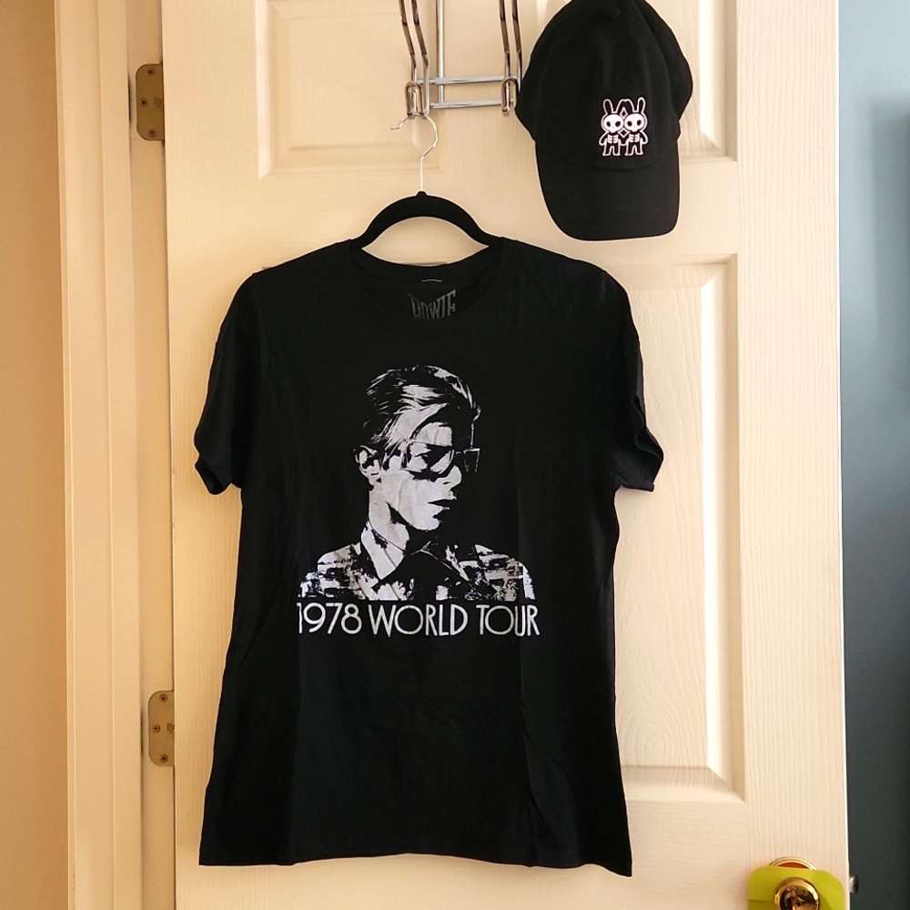 David Bowie NWOT 1978 World Tour TShirt. Unworn. XL Black with grey screenprint.